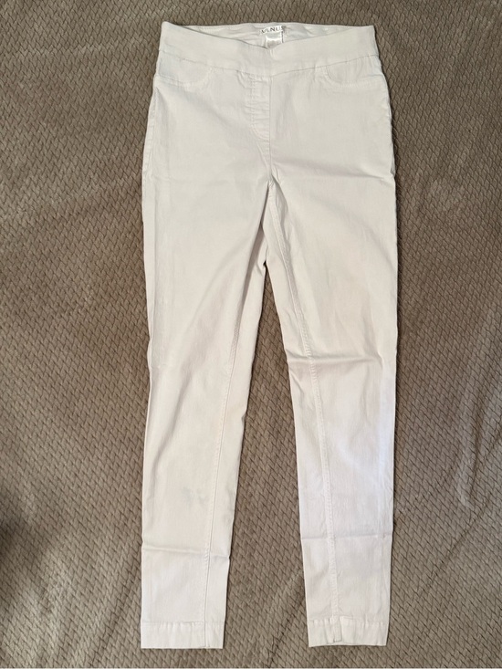 VENUS Pants - VENUS pull on skinny pants stretch lightweight White size Medium EUC!
